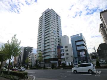 プラウドタワー覚王山の外観（北西側から）