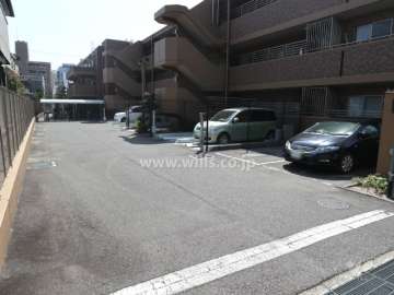 敷地内駐車場(屋外平面式)