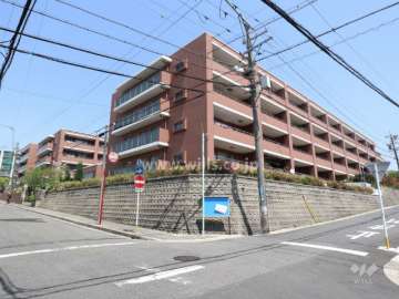 マーキスコート鹿子殿エアレジデンスの外観(南西側から)