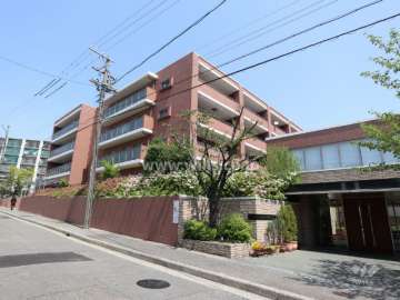 マーキスコート鹿子殿エアレジデンスのの外観(南西側から)