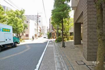 敷地北側の前面道路