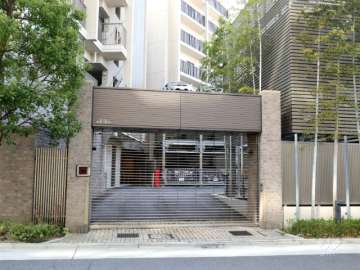 駐車場出入り口(ゲート付き)