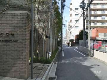敷地北側前面道路