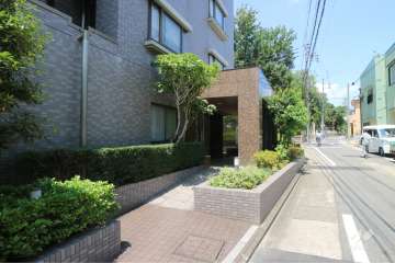 エントランス（南側から）