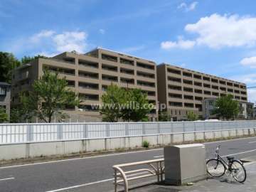 ザ・センチュリーヒルズの外観（南西側から）