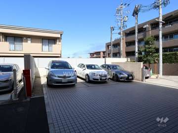 敷地内駐車場（屋外平面式）