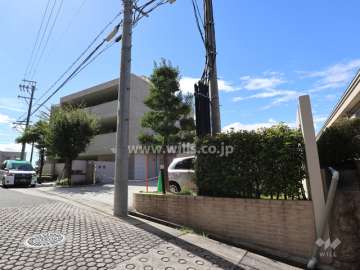 プラウド本山鹿子町の外観（北東側から）