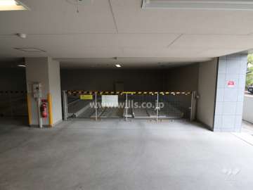 敷地内駐車場（屋内機械式）