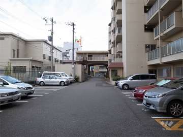 敷地内駐車場（屋外平面式）