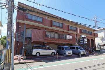 南宝塚ビューハイツの外観（北東側から）