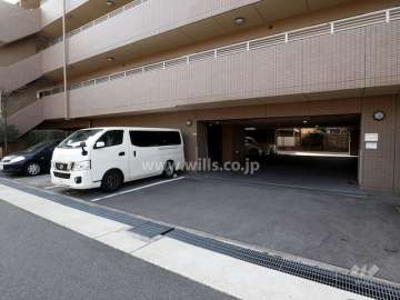 敷地内駐車場（屋外平面式又は屋内平面式）