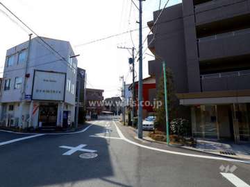 敷地東側の前面道路