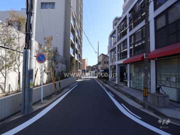 敷地南側の前面道路