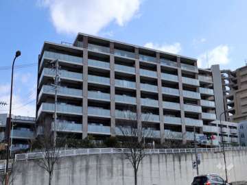 バンベール本山池園町の外観（南側から）