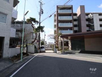敷地南東側の前面道路