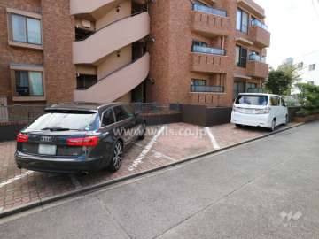 敷地内駐車場（屋外平面式）