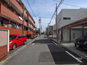 敷地南側の前面道路