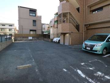 敷地内駐車場（屋外平面式）