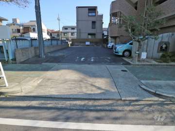 屋外駐車場出入口