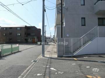 敷地南側前面道路