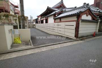 駐車場出入り口