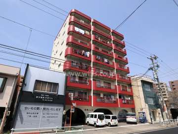 春岡ハイツの外観（南東側から）