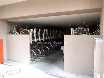 建物1階部分にある駐輪場