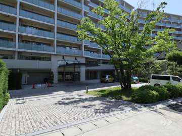 エントランス前の車寄せ