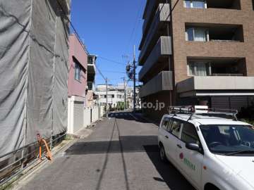 敷地西側前面道路