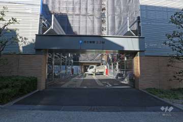駐車場出入り口（リングシャッター付き）