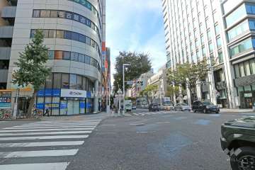 敷地北側の前面道路（東側から）