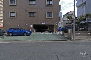 駐車場出入り口