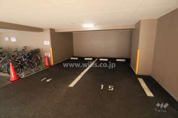 敷地内駐車場（屋内平面式）