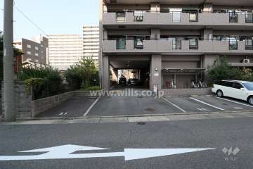 駐車場の出入り口