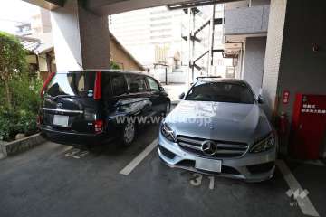 敷地内駐車場（屋内平面式）