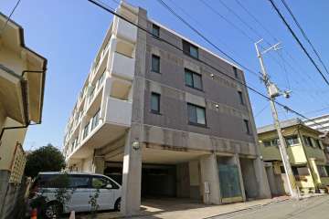 ビオレータ宝塚の外観（東側から）