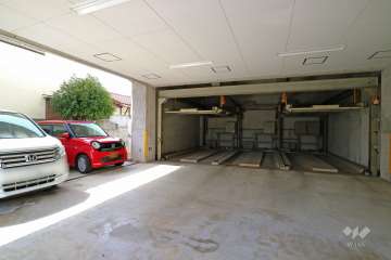 敷地内駐車場（屋外平面式・屋内機械式）
