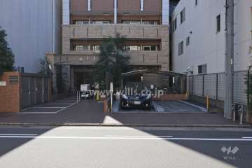 駐車場出入り口