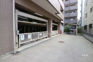 敷地内駐車場（屋内機械式）