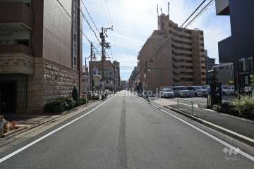 敷地北西側の前面道路