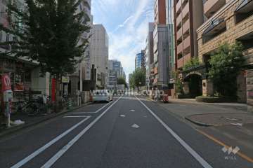 敷地南側の前面道路（東側から）