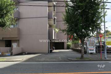 駐車場出入り口