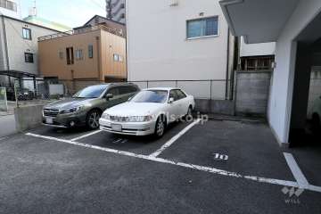 敷地内駐車場（屋外平面式）