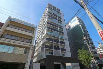 ユニロイヤル上前津の外観（南東側から）