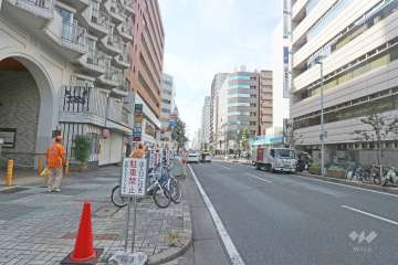 敷地北側の前面道路（東側から）