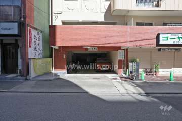 駐車場出入り口