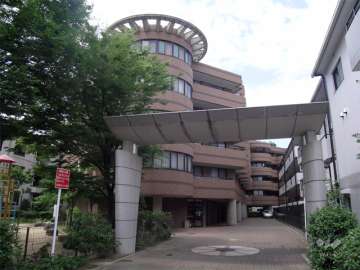 エスティ宝塚の外観（南側から）