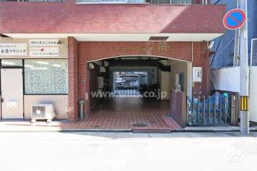 駐車場出入り口