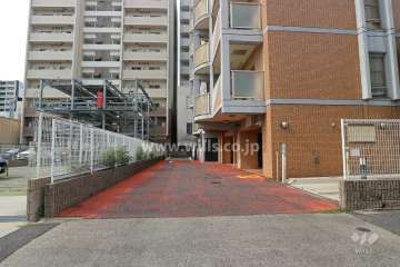 駐車場出入り口