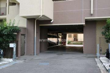 敷地内駐車場（屋内機械式）